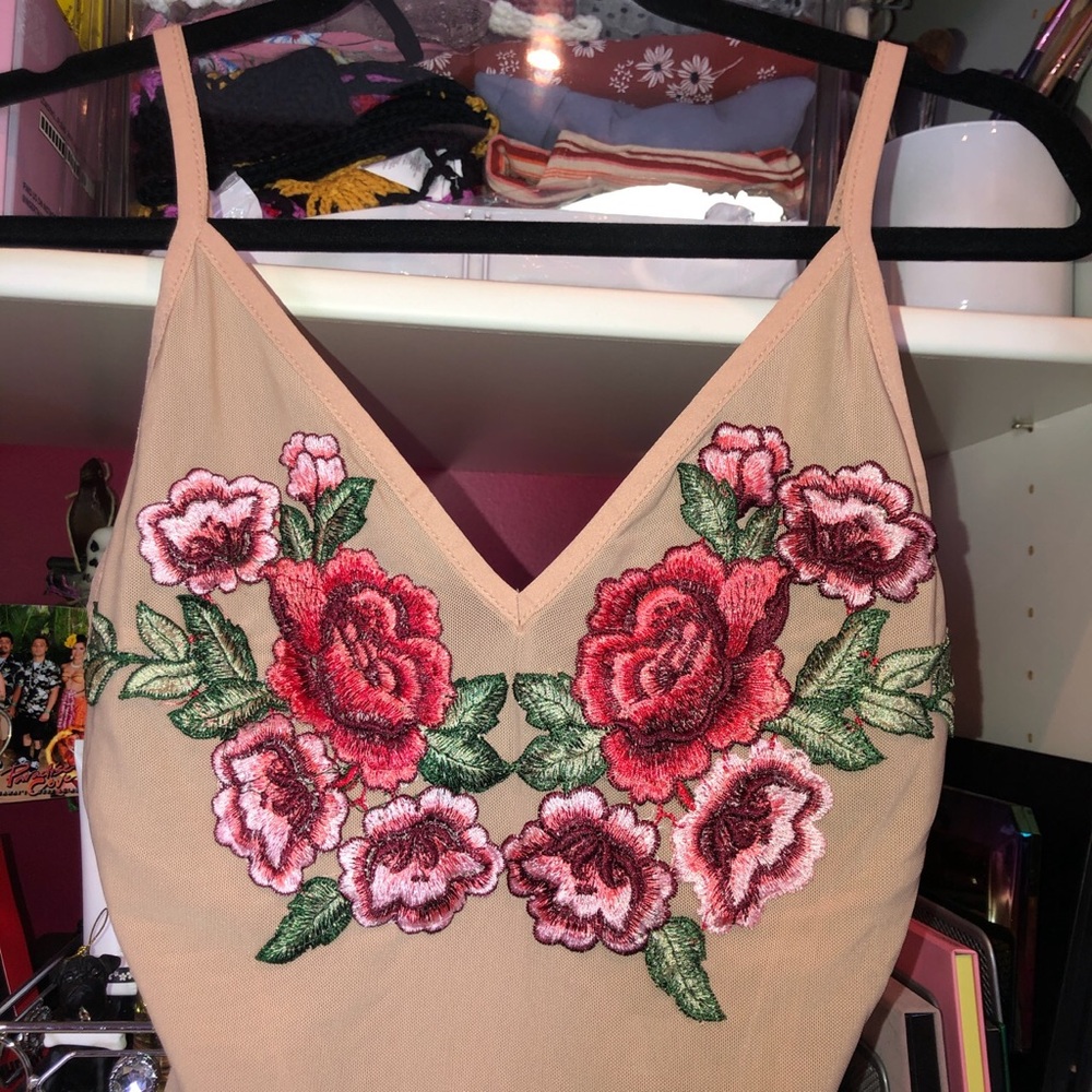 ❌❌SOLD ❌❌Nude mesh floral bodysuit size medium
